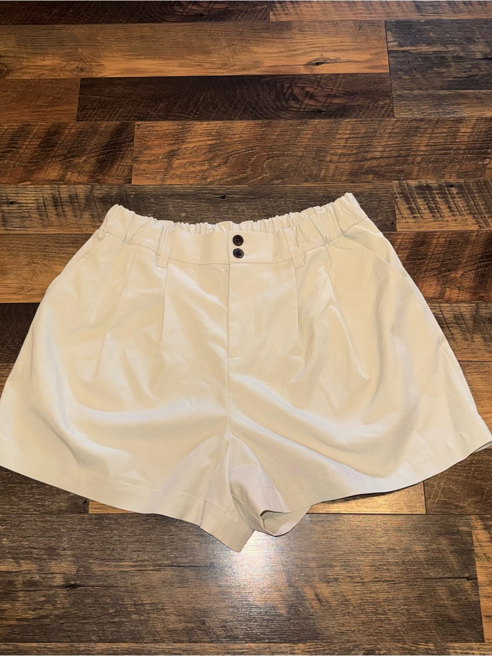 Varley Cream Elastic-Waist Tansy Woven Shorts with Button Front